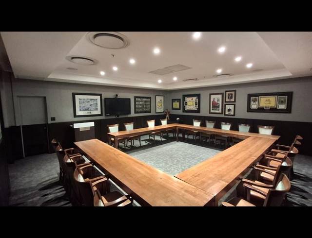 BUSINESS PROPERTY TO RENT IN GEORGE CENTRAL